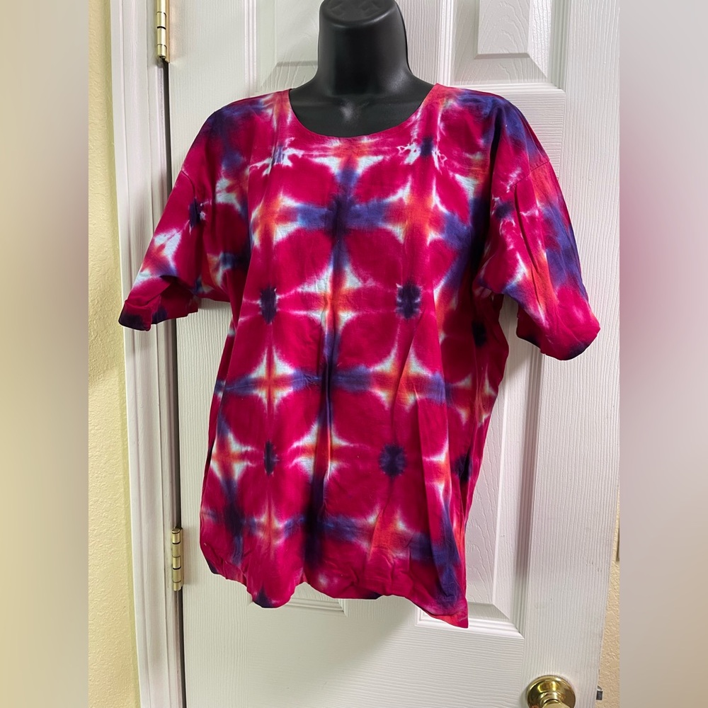 NEW!  Tie-dye T-shirt M/L